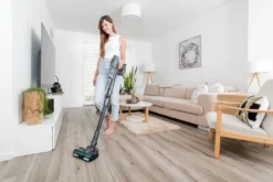 Hand- Und Akkustielstaubsauger ETA Sonar Artikel-Nr.: ETA223290000 2 In 1 Hand- Und Akkustielstaubsauger Mit Digital-Motor, Rotierender Turbobürste, Flexiblem Gelenk Und 25,2 V Li-Ionen-Akku. -SaugProfi Sparmarkt 0748751d20e6bb3c70b18e49bd48b194