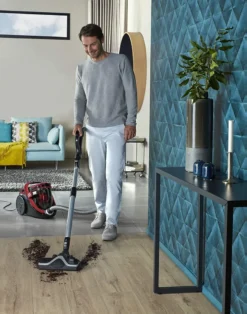 Rowenta RO7649 Silence Force Cyclonic Parkett | Beutelloser Staubsauger | Vacuum-Cleaner | Sehr Leise | 2,5L Staubvolumen | Tierhaar | Auto | Schwarz/Rot -SaugProfi Sparmarkt 902d81067bc75ea6ba80adda8df19623