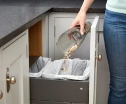 Black & Decker NVC215W Dustbuster, Eisblau -SaugProfi Sparmarkt f2c10db0331a7b185d4b213c590f0a2f